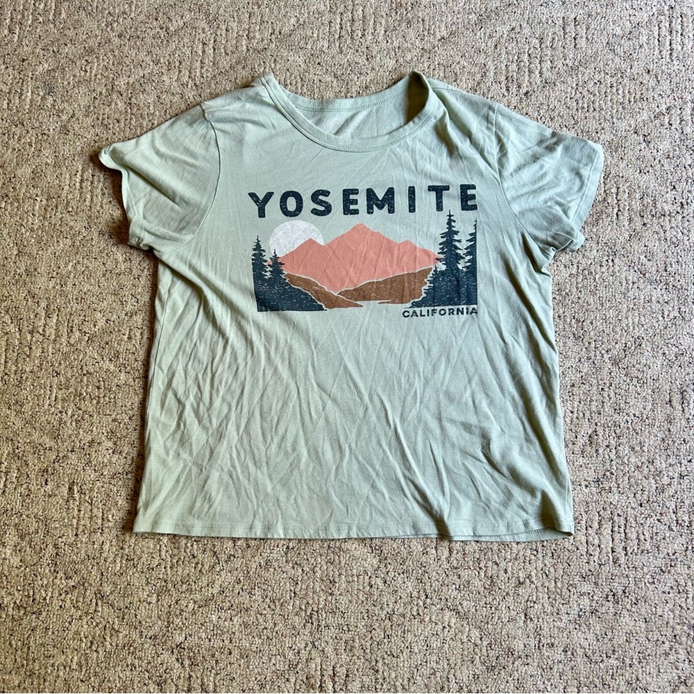 Zoe + Liv Green Graphic Relaxed Short Sleeve Tee